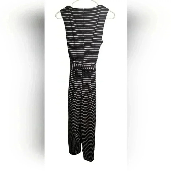 Calvin Klein Women's Sleeveless V Neck Cropped Jumpsuit with Self Belt Size 2 - Picture 3 of 6